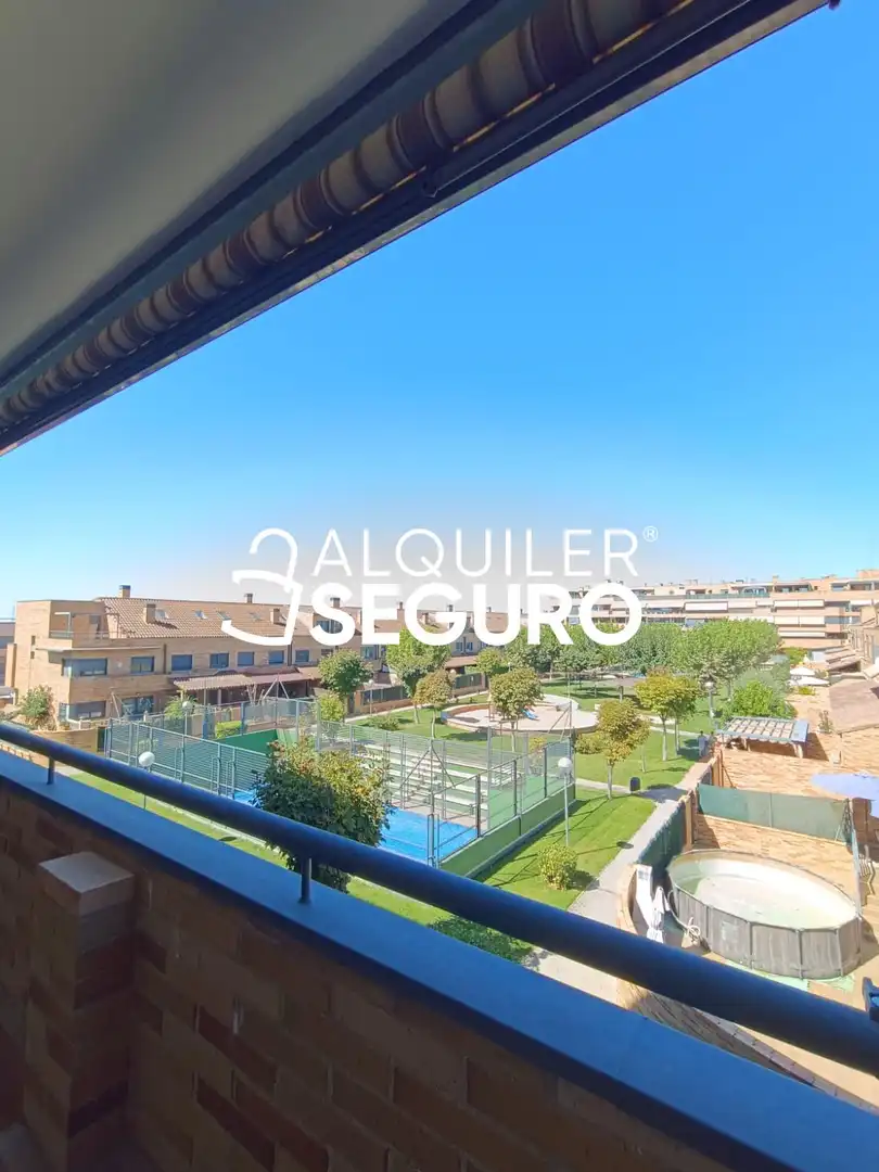 Exterior view of Flat for rent in Parla  with Air Conditioner, Heating and Terrace
