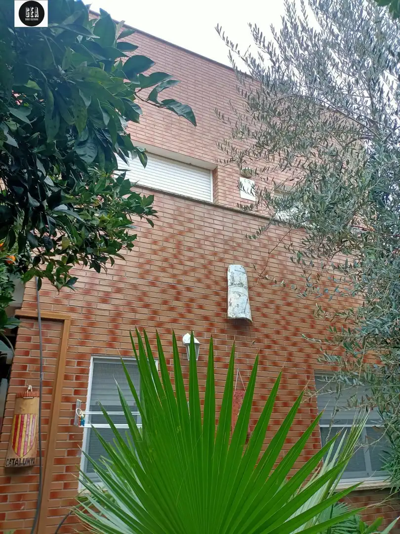Vista exterior de Casa o chalet en venta en Vilanova de Segrià con Aire acondicionado, Calefacción y Jardín privado