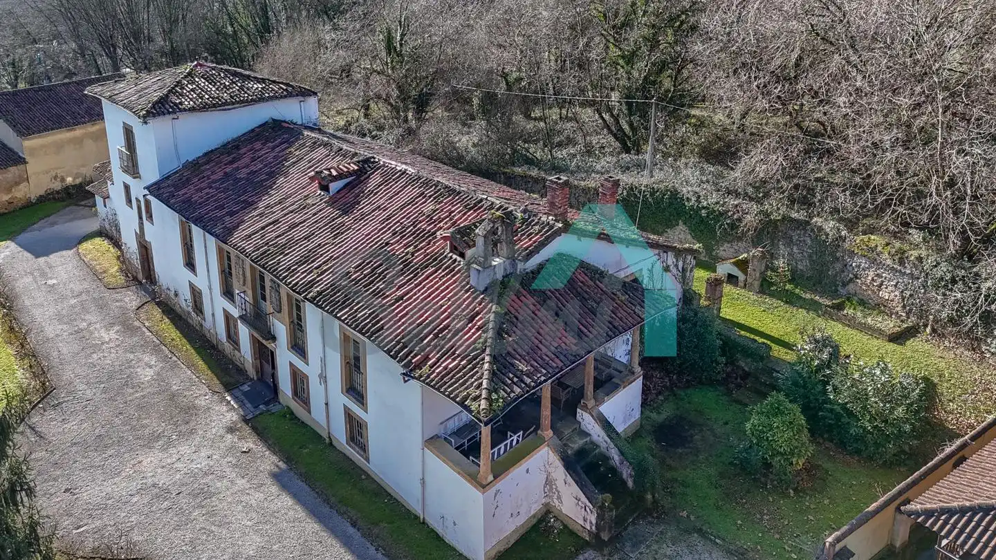 Vista exterior de Casa o chalet en venta en Oviedo  con Jardín privado y Balcón