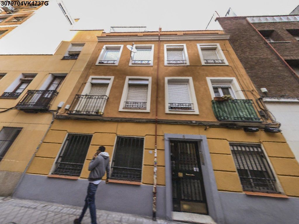 Vista exterior de Piso en venta en  Madrid Capital