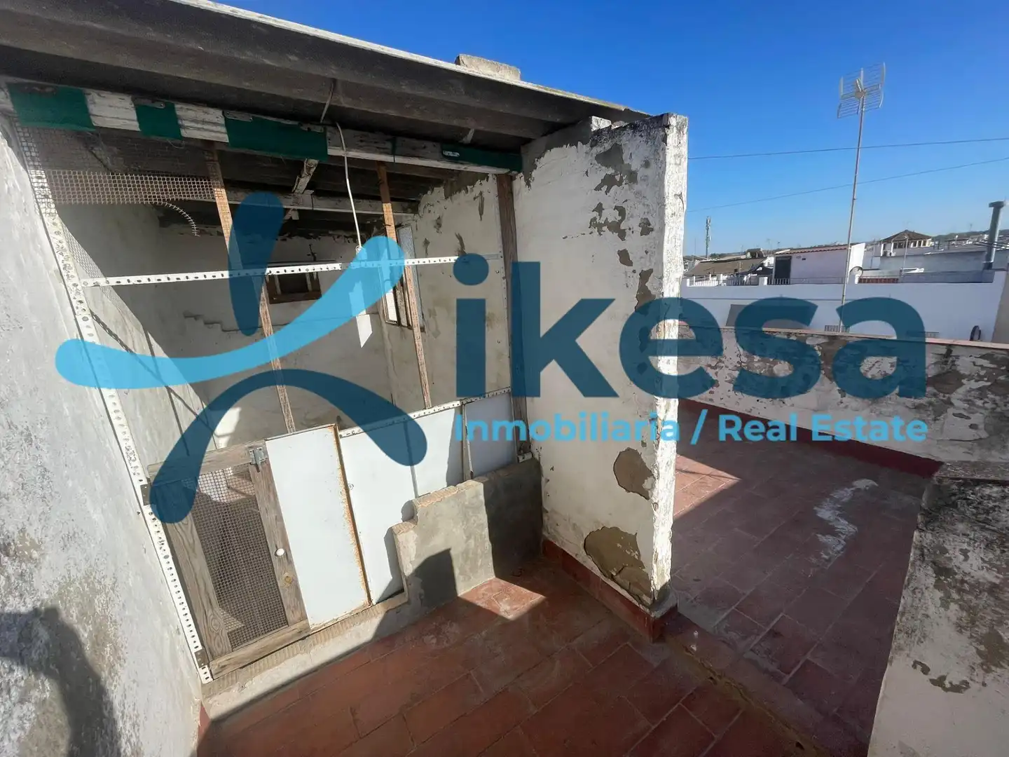 Vista exterior de Casa adosada en venda en Coria del Río