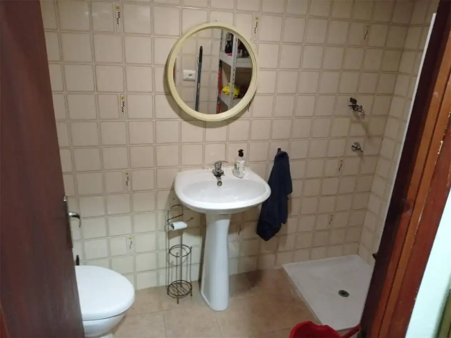 Bathroom of Commercial properties for rent in Alberic  with Parquet flooring