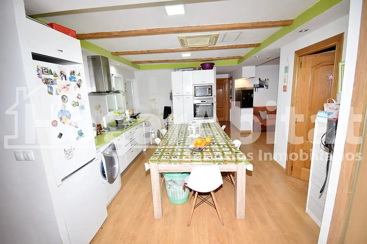 Küche von Wohnung zum Verkauf in Xirivella mit Klimaanlage, Parkett und Balkon