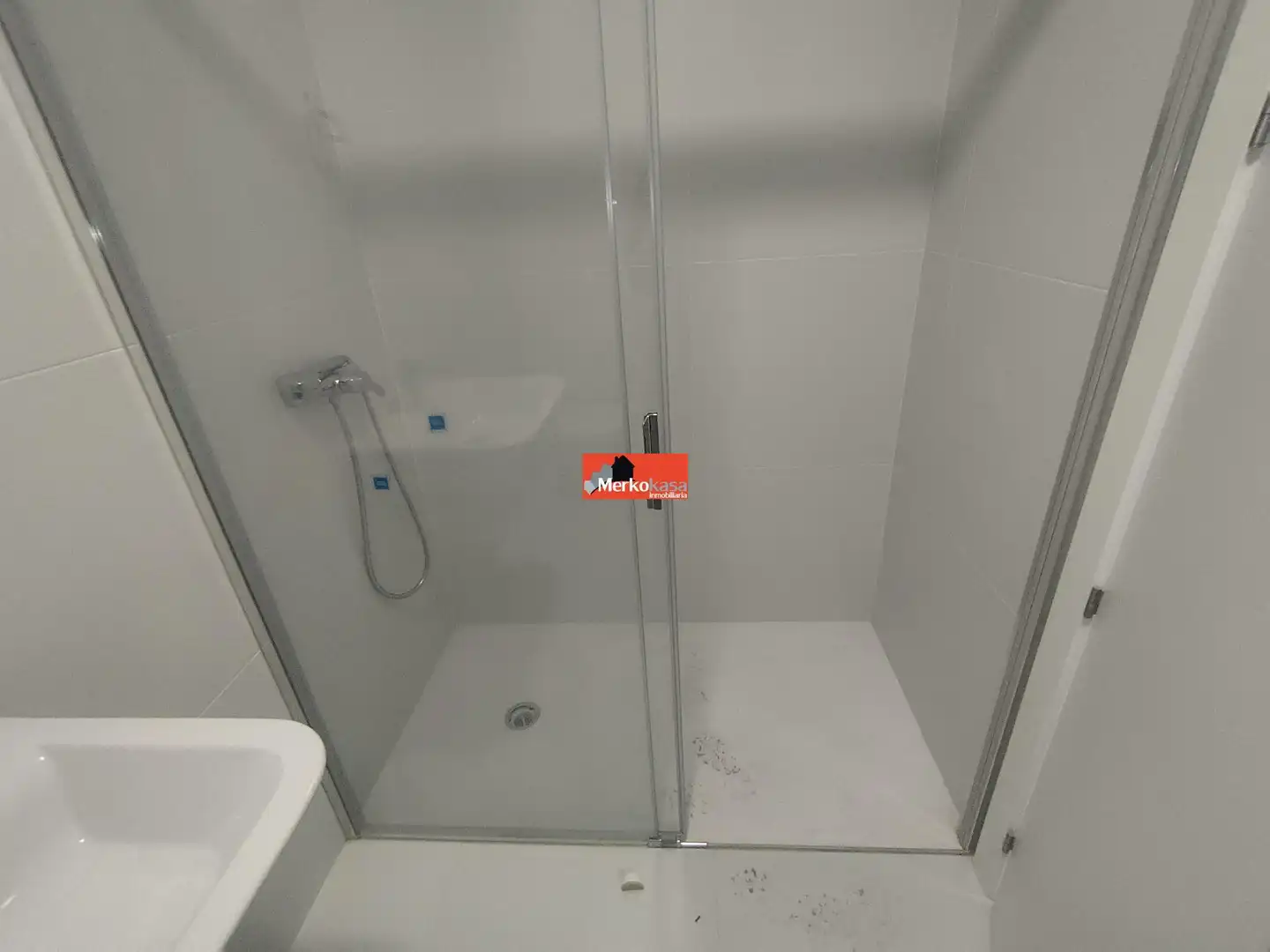Bathroom of Flat for rent in Lugo  with Terrace, Storage room and Balcony