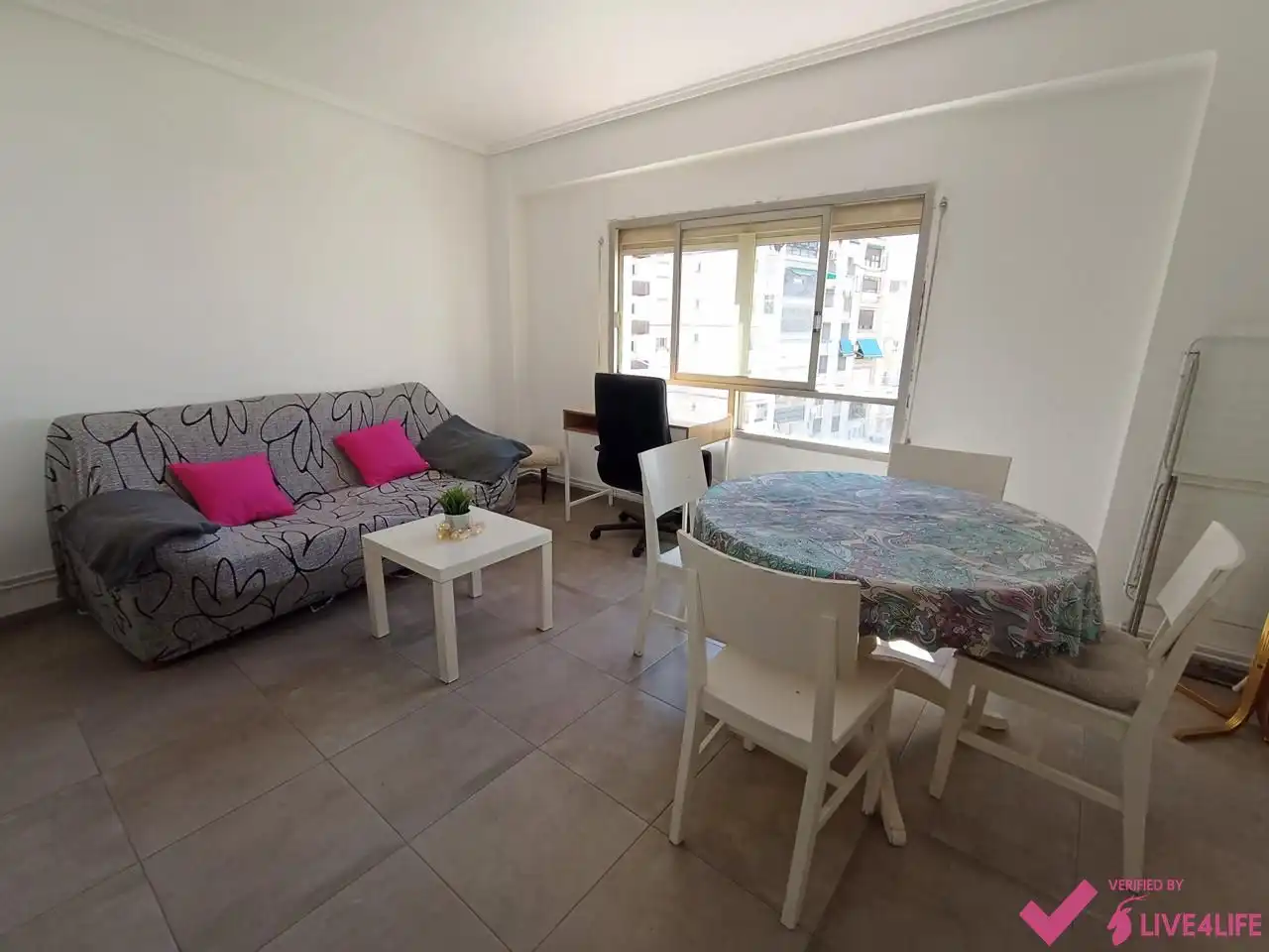 Living room of Flat for share in Valencia  with Heating and Furnished