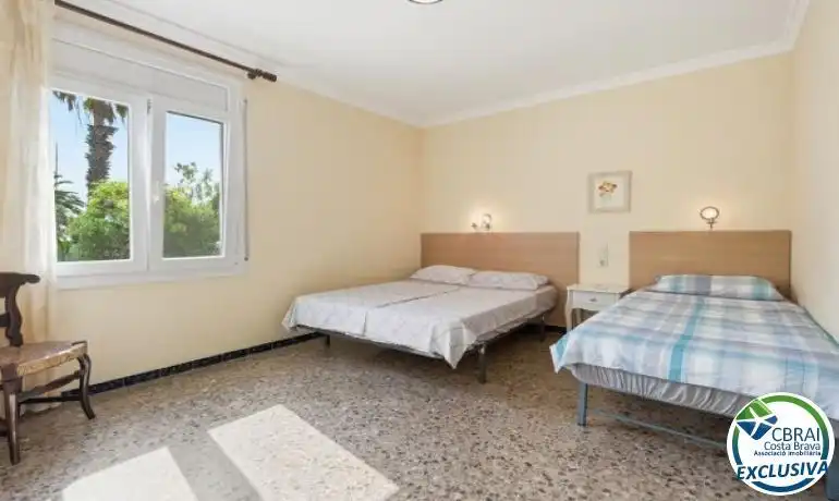 Schlafzimmer von Country house zum Verkauf in Roses mit Heizung, Privatgarten und Terrasse