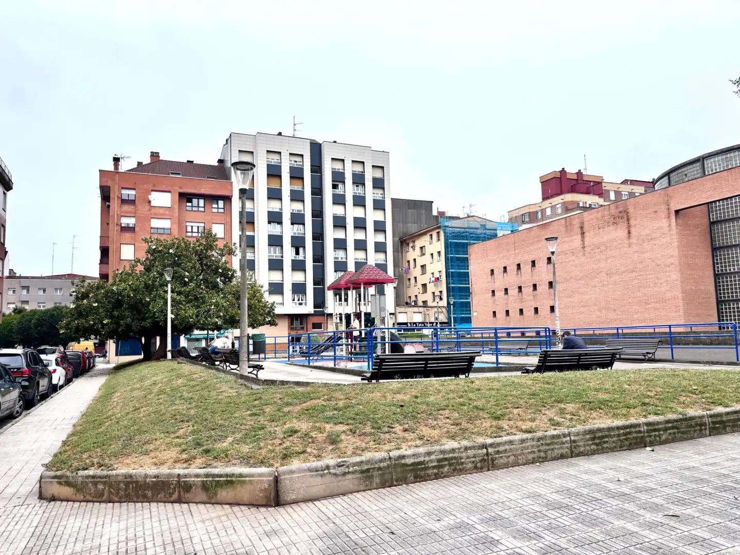 Vista exterior de Piso en venta en Gijón  con Calefacción, Parquet y Amueblado