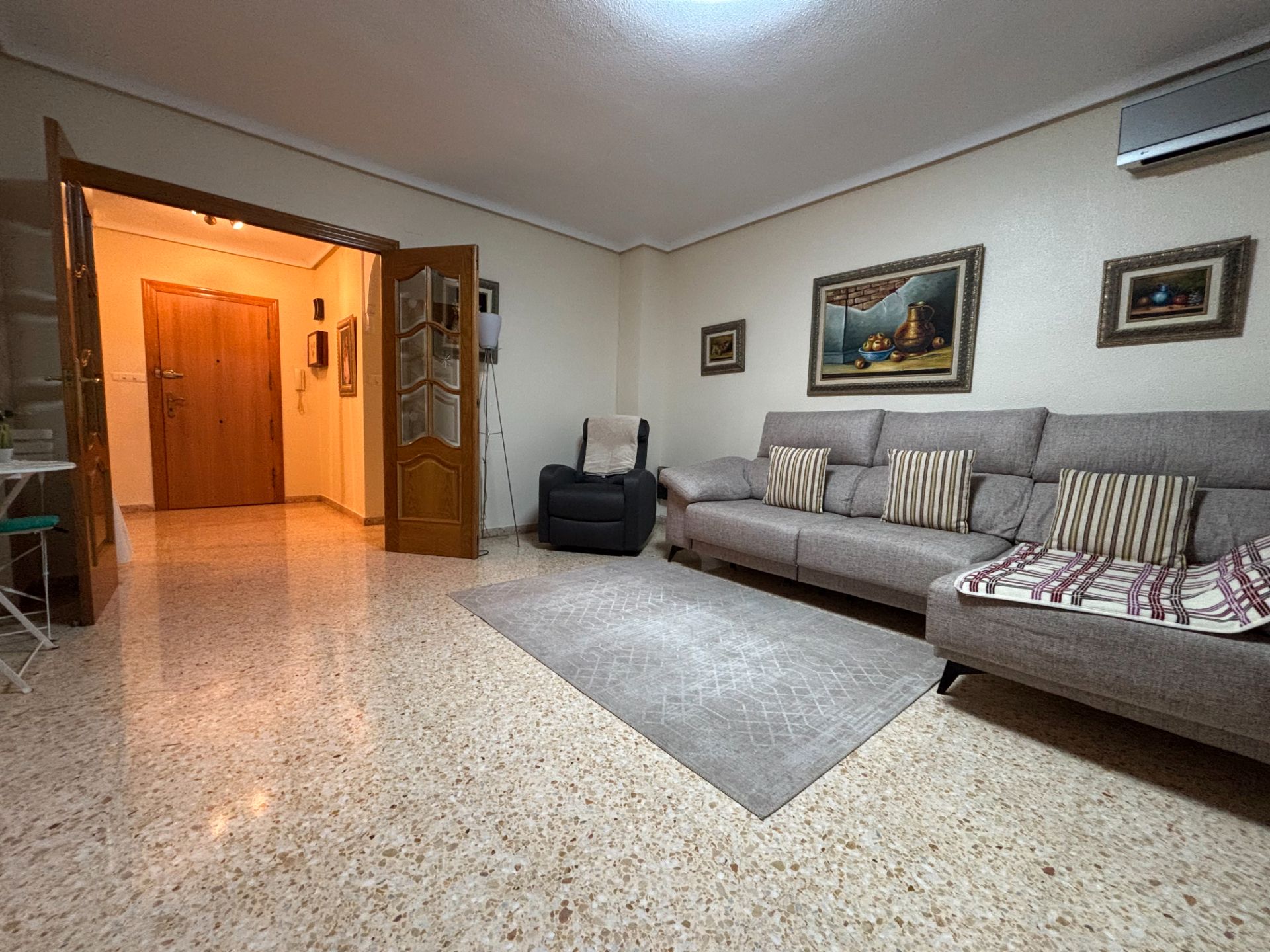 Living room of Flat for sale in Castellón de la Plana / Castelló de la Plana  with Air Conditioner, Furnished and Balcony