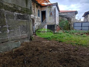 Casa amb jardí en venda a Esgos