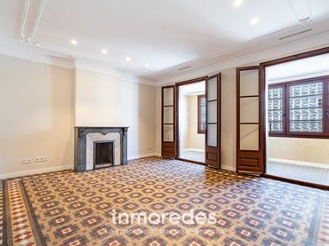 Wohnung mit Aufzug zum Verkauf in Ronda de la Universitat