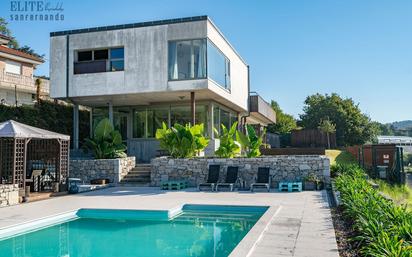 Vista exterior de Casa o xalet en venda en Piélagos amb Terrassa i Piscina