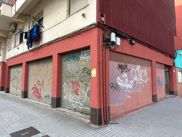 Local comercial en Venta en Carrer de Ca n'Oliva en La Verneda i la Pau