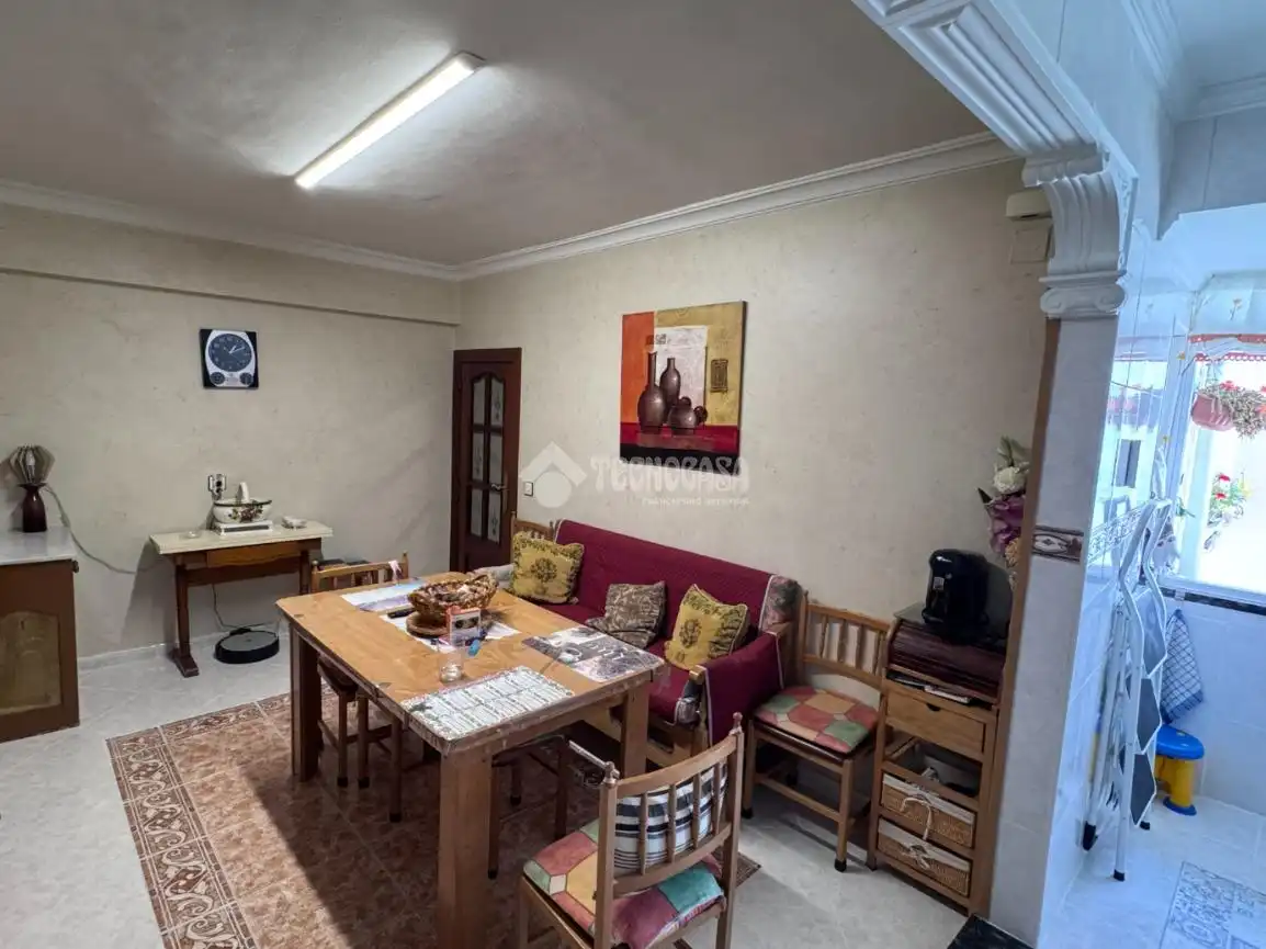 Sala de estar de Piso en venta en León Capital  con Calefacción, Parquet y Trastero