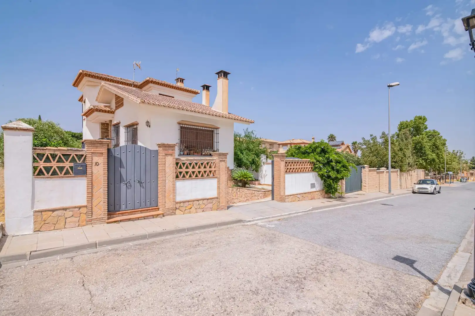 Vista exterior de Casa o chalet en venta en Alhendín con Calefacción, Jardín privado y Trastero