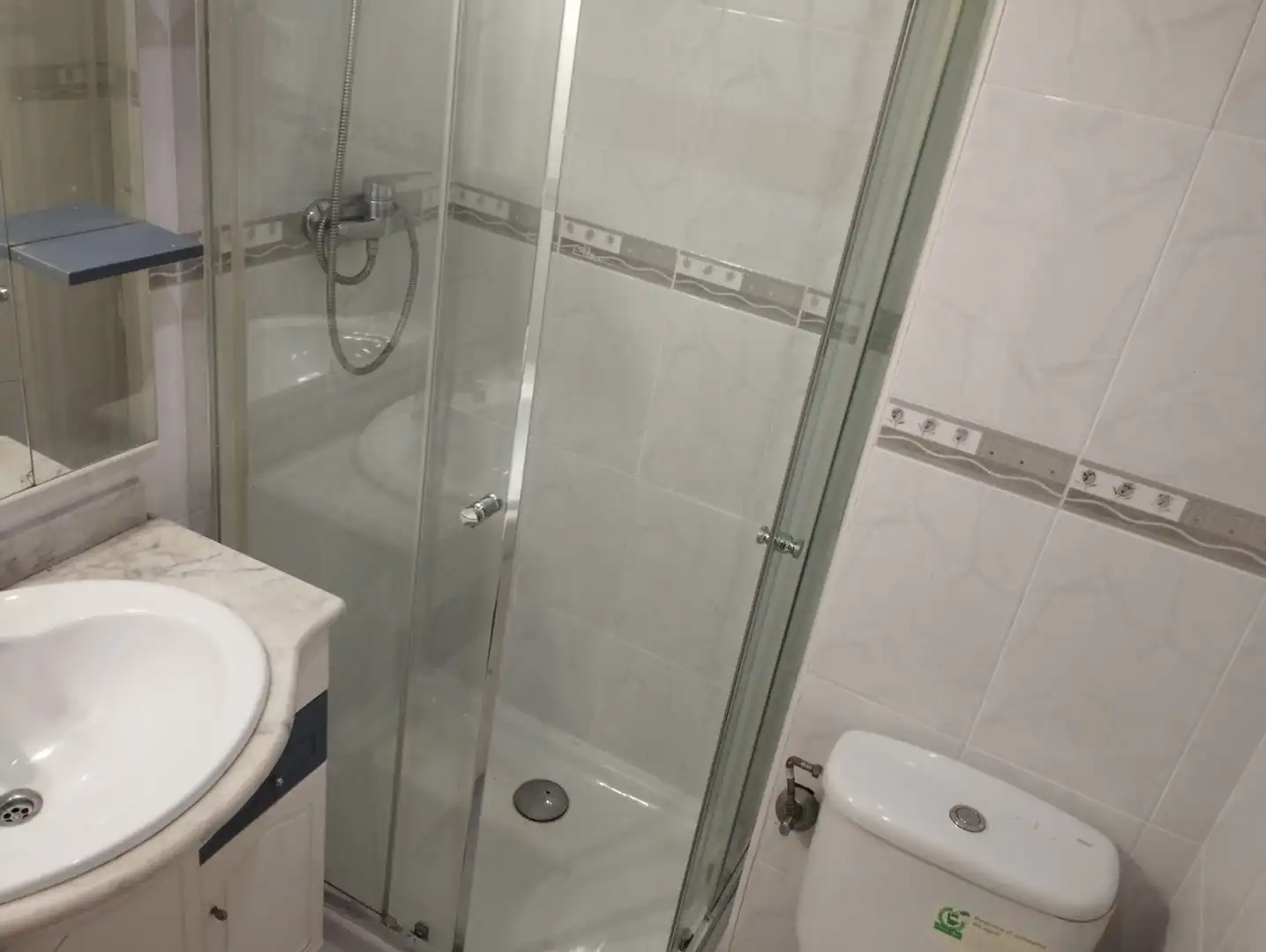 Bathroom of Flat for sale in Zaragoza  with Heating, Parquet flooring and Furnished