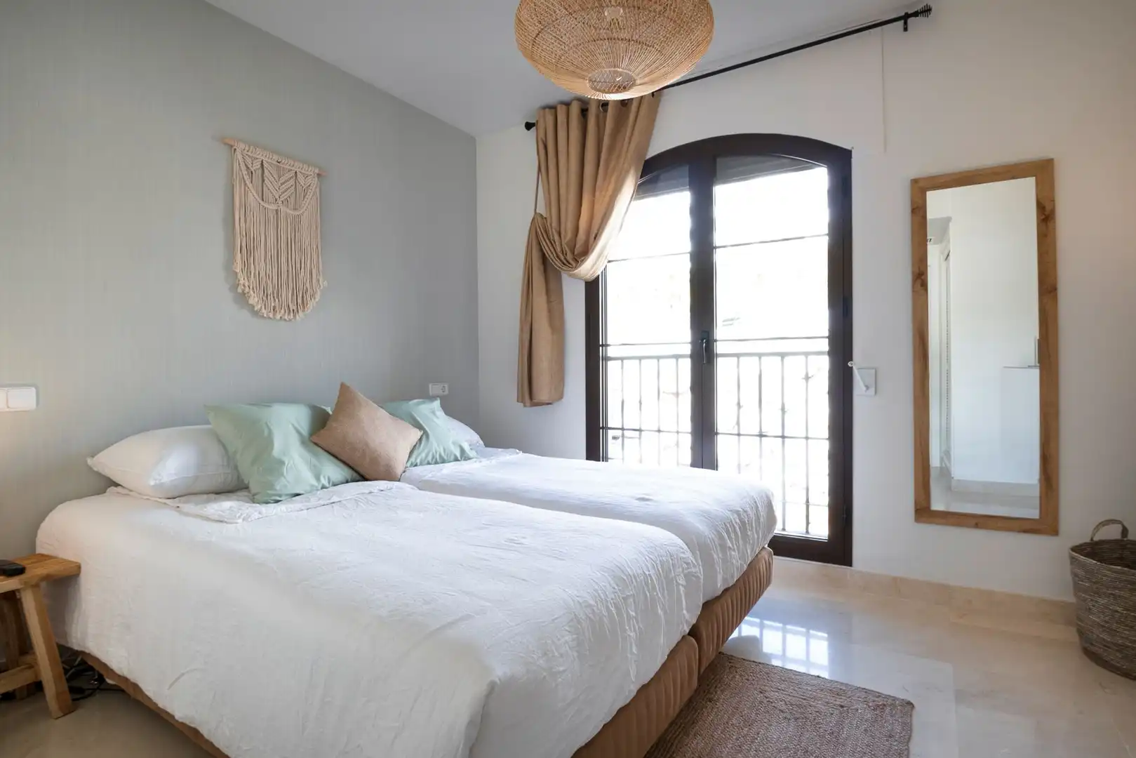 Schlafzimmer von Maisonette zur Miete in Benahavís mit Klimaanlage, Heizung und Privatgarten