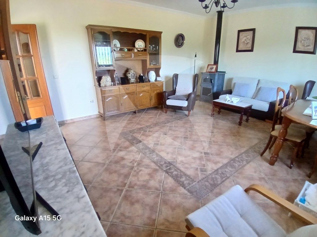 Sala d'estar de Casa o xalet en venda en Badajoz Capital amb Aire condicionat, Jardí privat i Terrassa