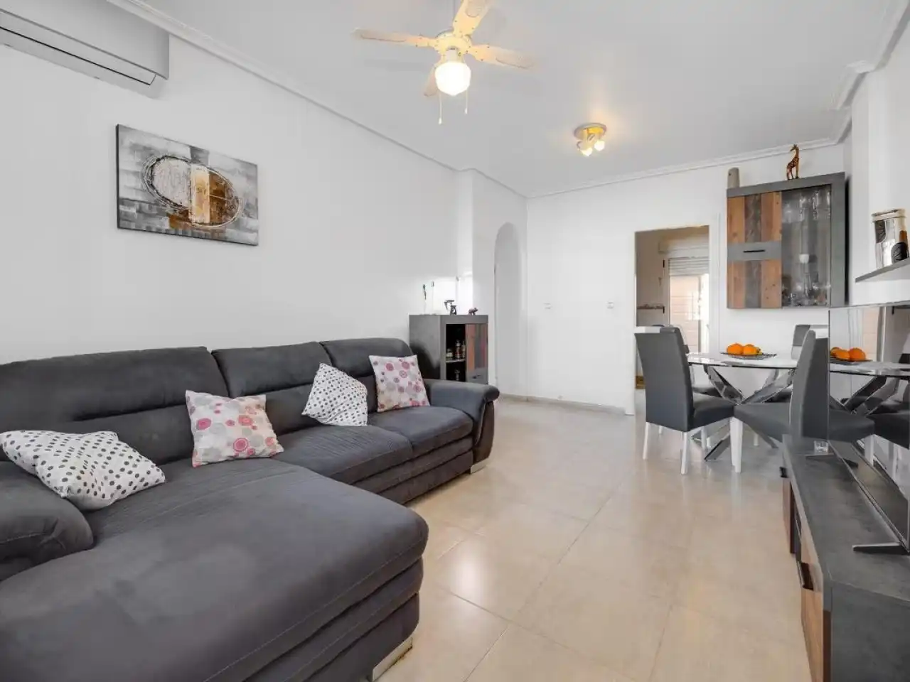Sala d'estar de Casa o xalet en venda en Orihuela amb Aire condicionat, Calefacció i Jardí privat