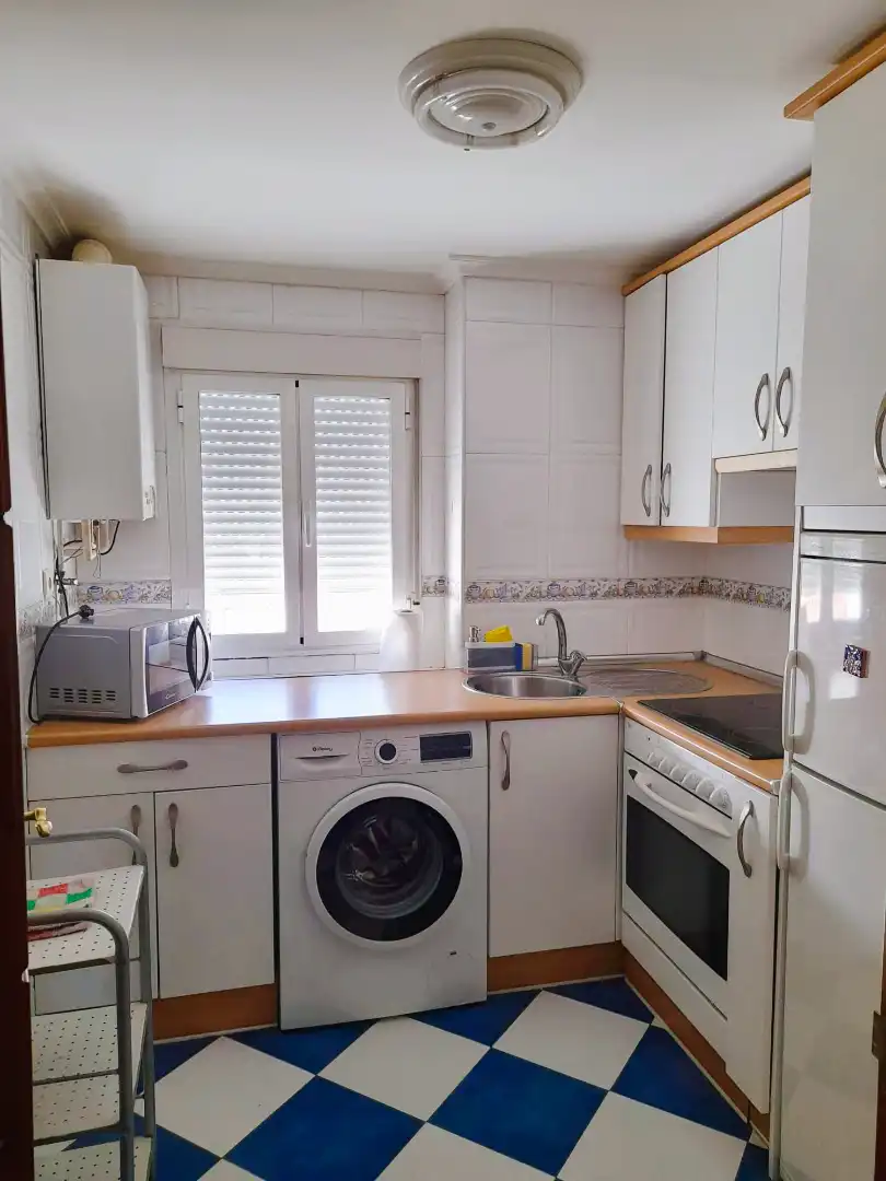 Kitchen of Flat for rent in Palencia  with Heating, Parquet flooring and Furnished