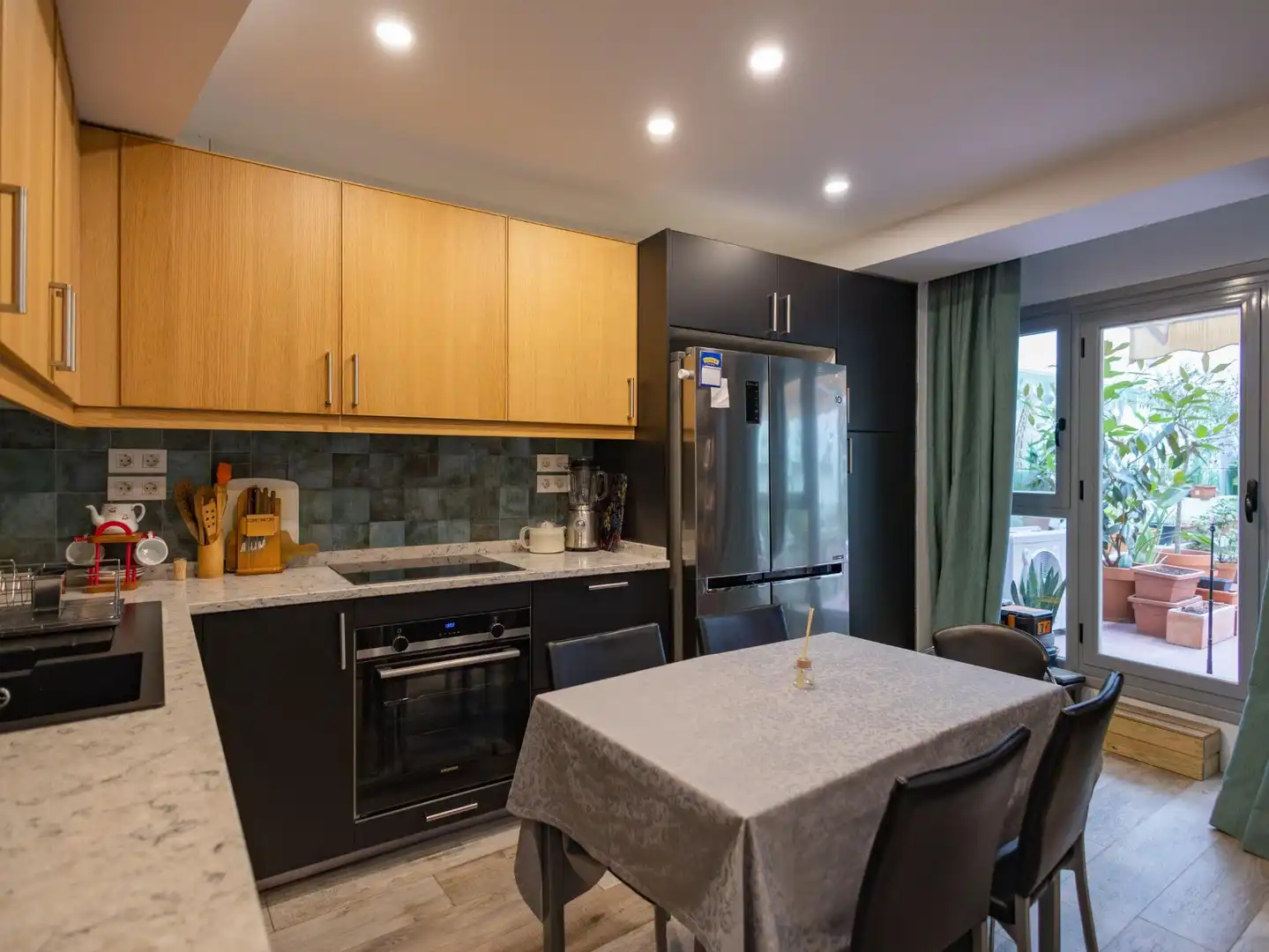 Cuina de Apartament en venda en Madrid amb Aire condicionat i Terrassa