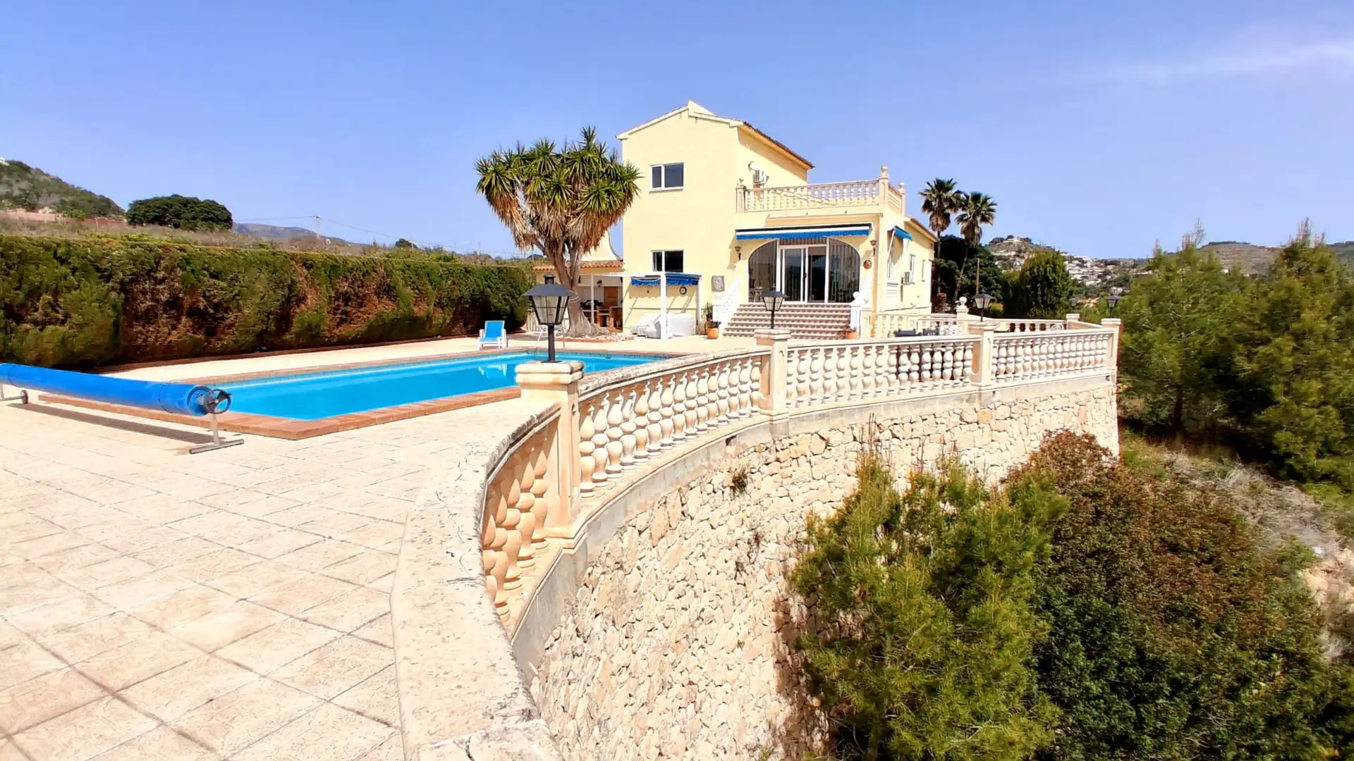 Vista exterior de Casa o xalet en venda en Calpe / Calp amb Aire condicionat, Calefacció i Jardí privat