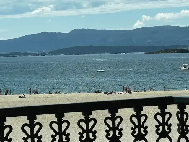 Vista exterior de Àtic en venda en Vilagarcía de Arousa amb Calefacció, Parquet i Terrassa