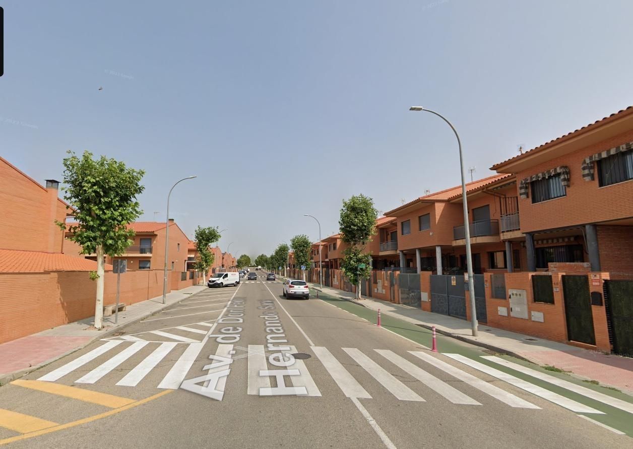 Vista exterior de Casa o xalet en venda en Seseña amb Jardí privat, Terrassa i Piscina comunitària