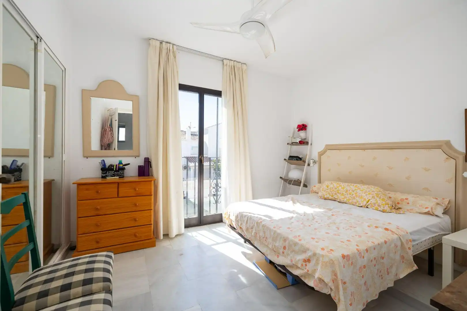 Schlafzimmer von Einfamilien-Reihenhaus zum Verkauf in Motril mit Klimaanlage, Möbliert und Balkon