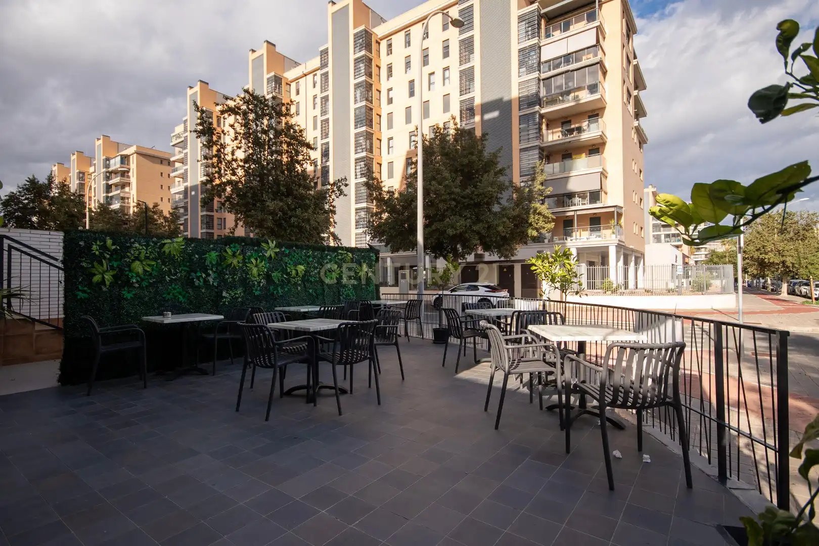 Terrasse von Geschaftsraum zur ubertragung in Alicante / Alacant mit Klimaanlage und Alarm