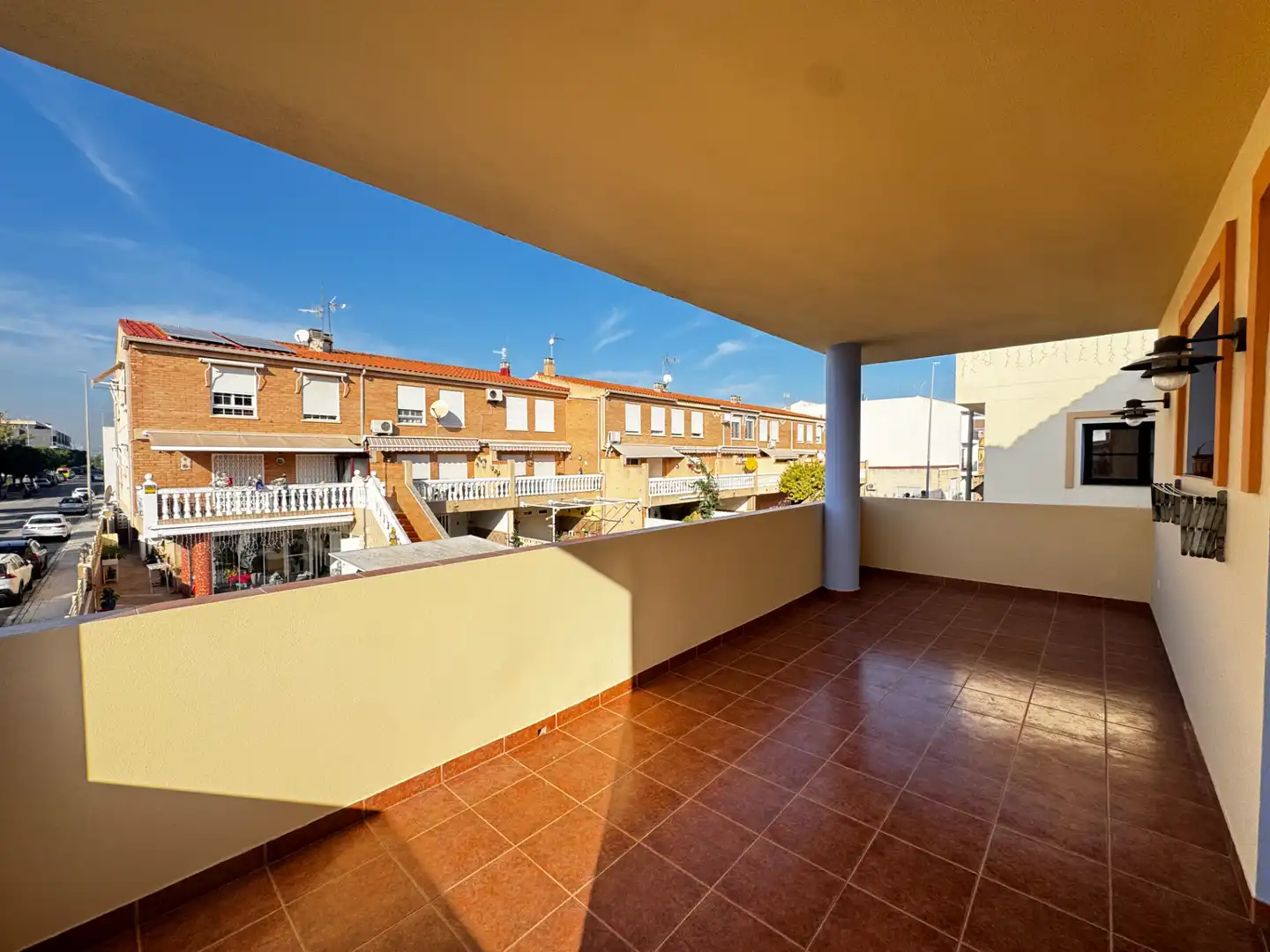 Terrasse von Einfamilien-Reihenhaus zum Verkauf in Canet d'En Berenguer mit Klimaanlage, Heizung und Terrasse