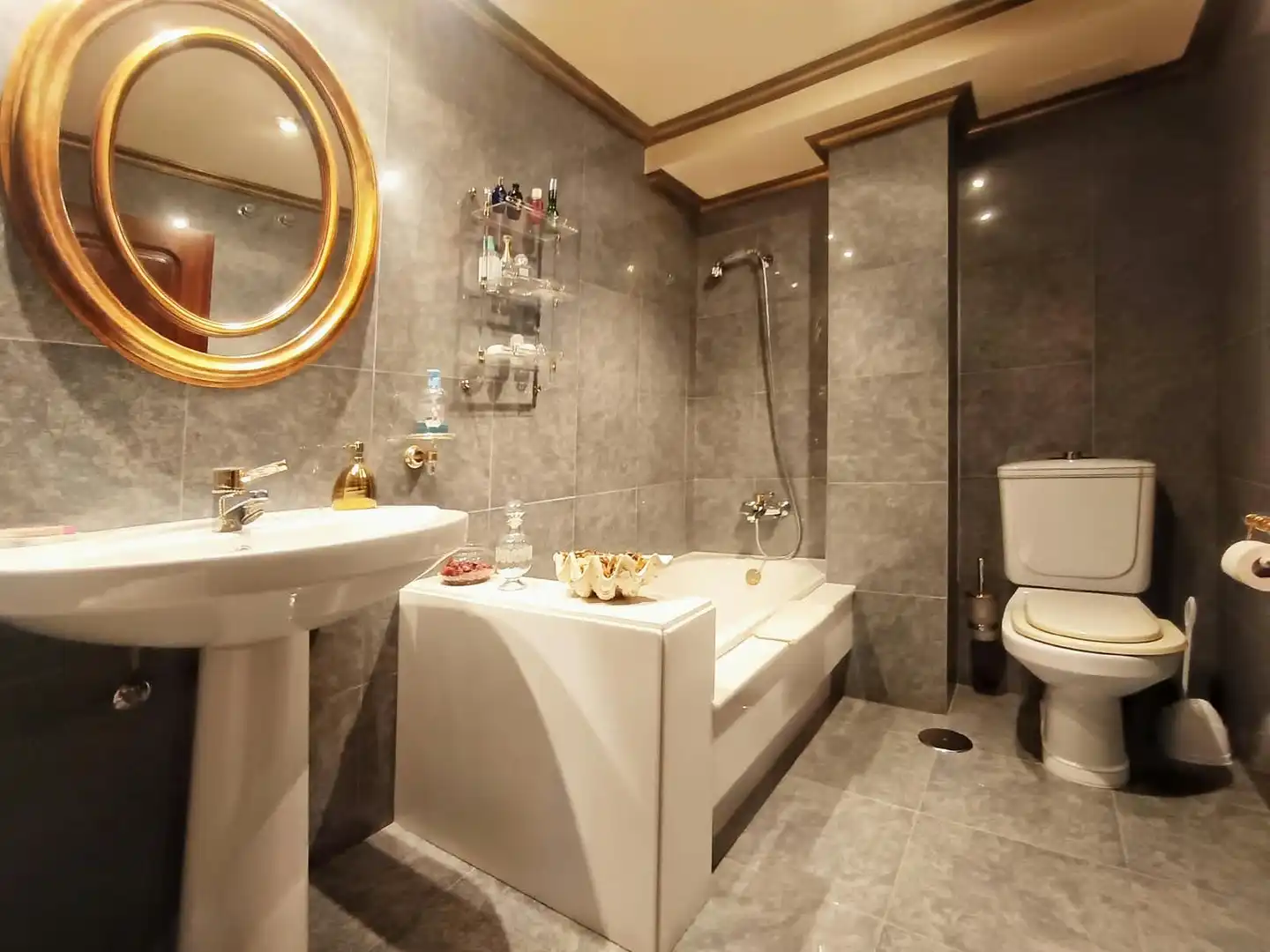 Baño de Dúplex en venta en Pontevedra Capital  con Calefacción y Amueblado
