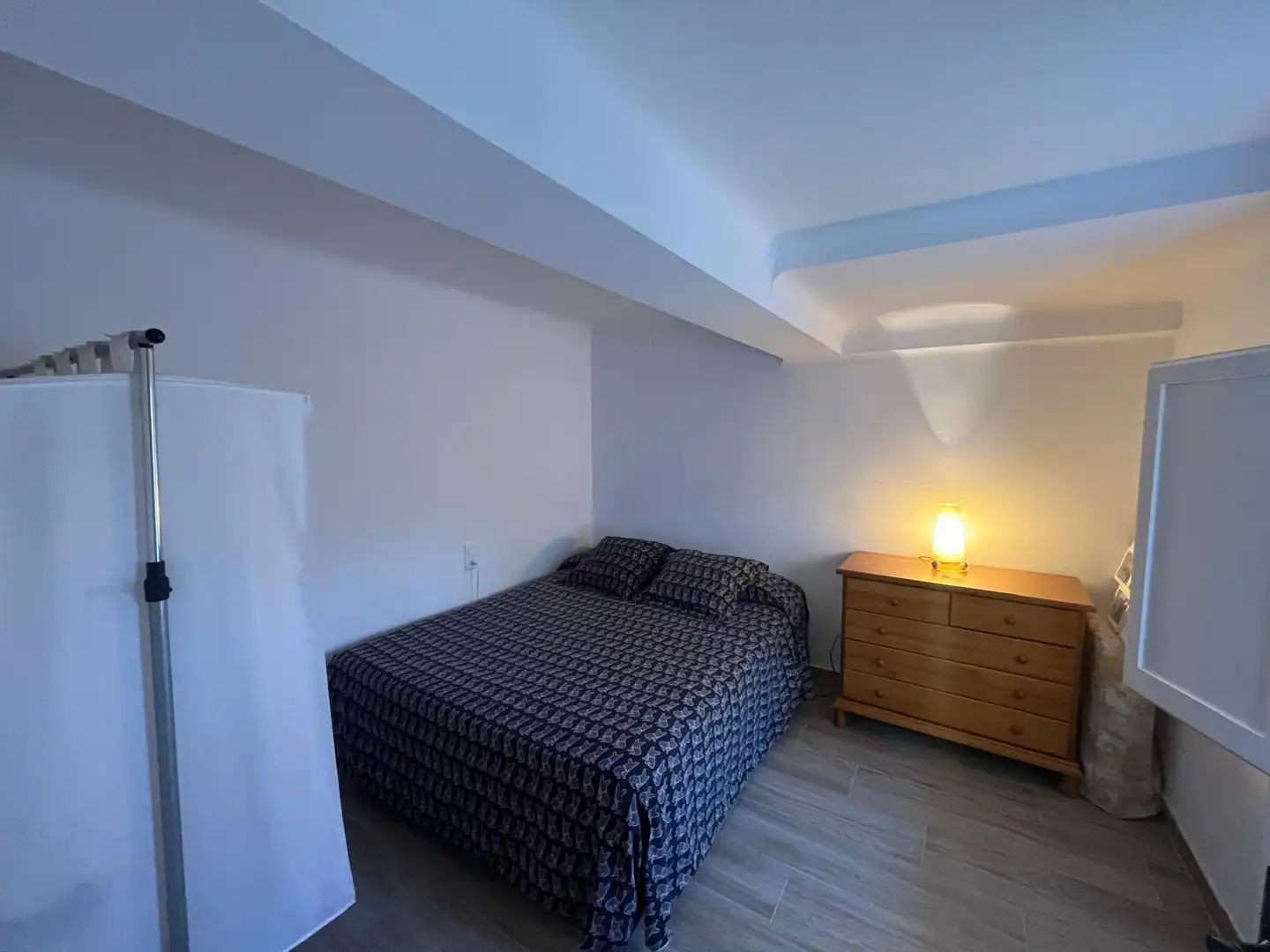 Habitación de Apartamento de alquiler en Castell d'Aro, Platja d'Aro i s'Agaró con Aire acondicionado, Jardín privado y Terraza