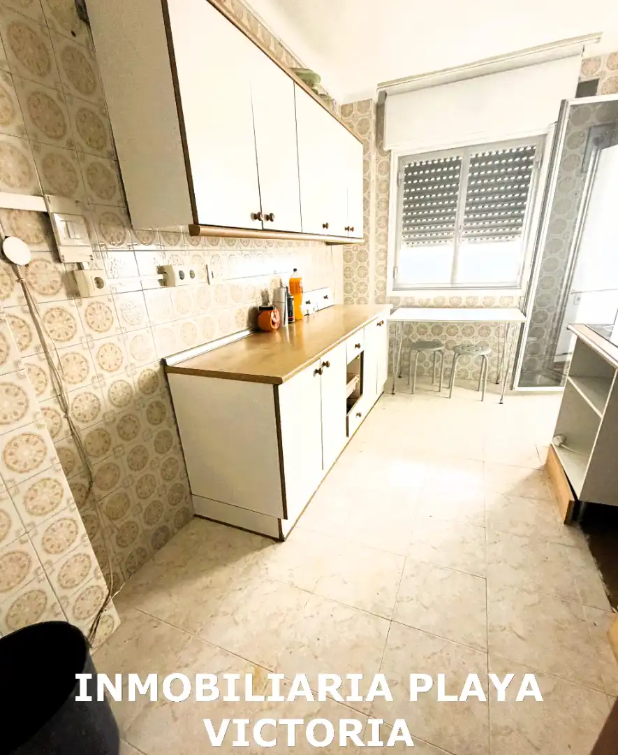 Cuina de Pis en venda en Cádiz amb Parquet i Terrassa