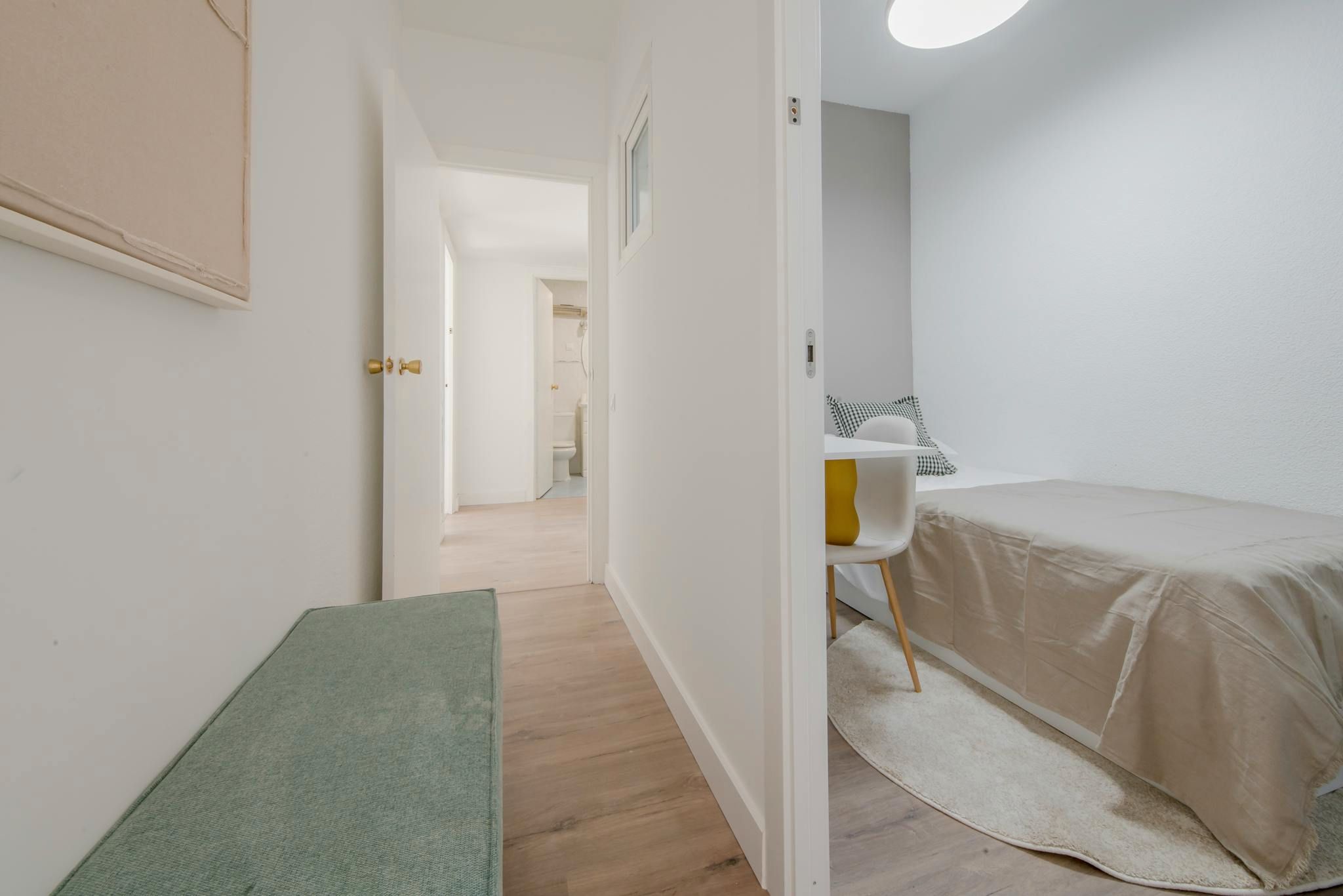 Flat to share in  Madrid Capital  with Heating, Washing machine and TV