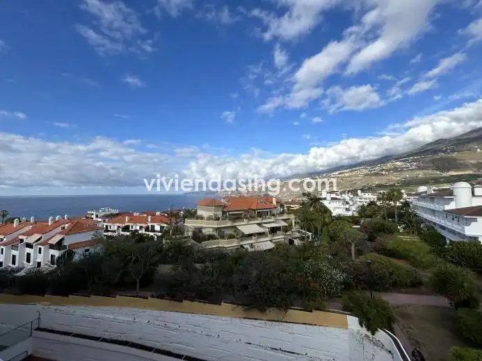 Vista exterior de Piso de alquiler en Puerto de la Cruz con Parquet, Terraza y Amueblado