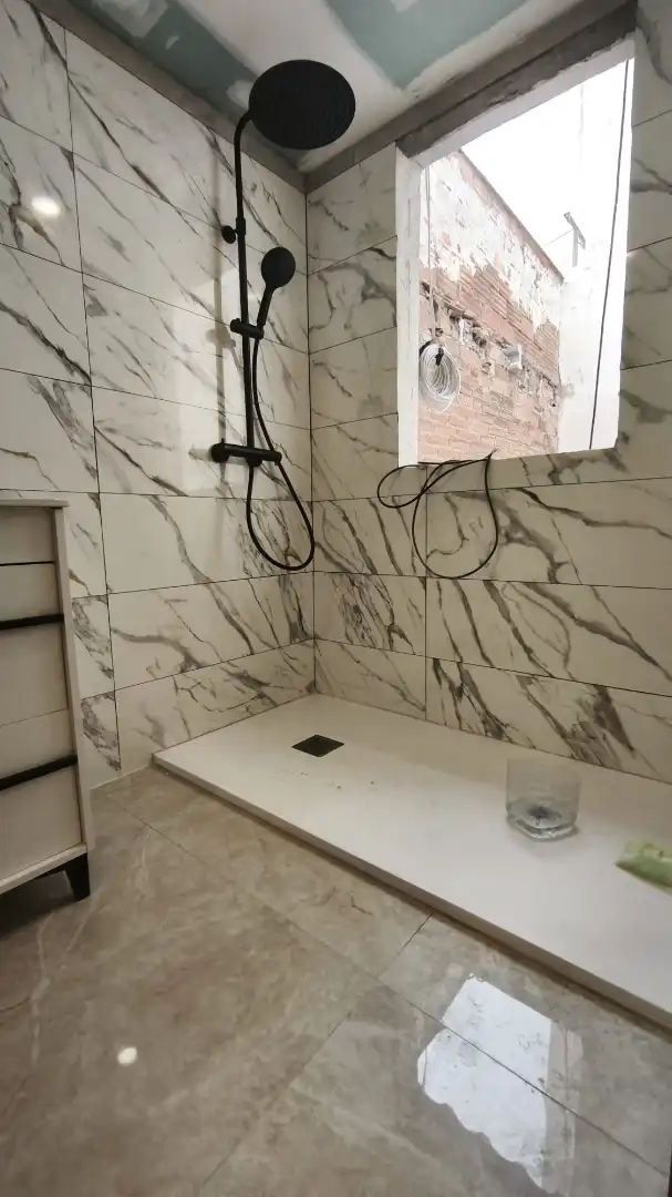 Bathroom of Flat for sale in Reus  with Oven and Balcony