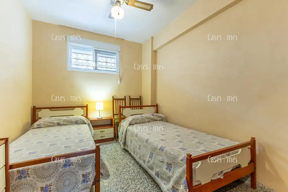 Habitación de Apartamento en venta en La Pobla de Farnals con Terraza, Amueblado y Piscina comunitaria