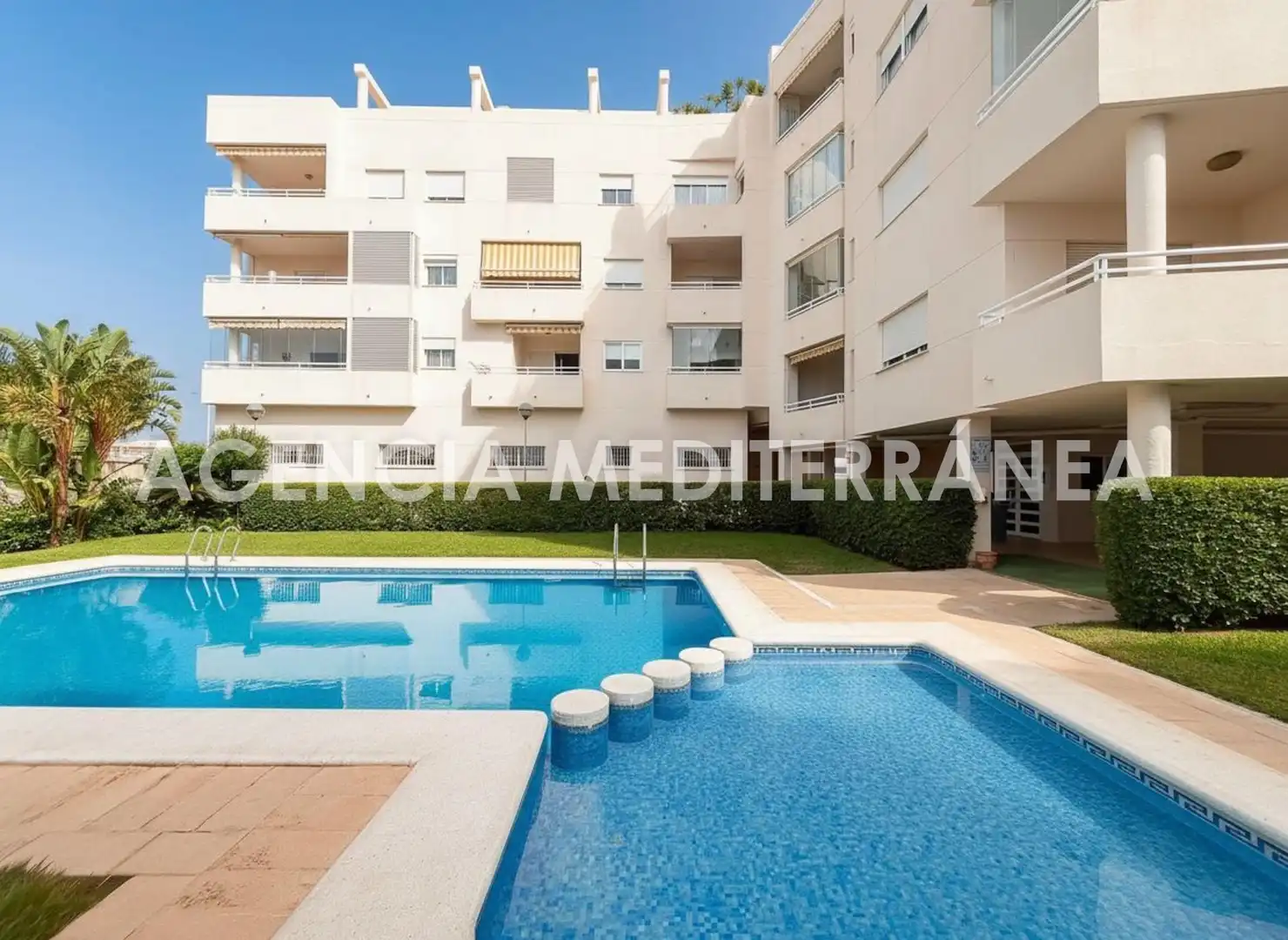 Appartement compact avec piscine à vendre à El Puerto