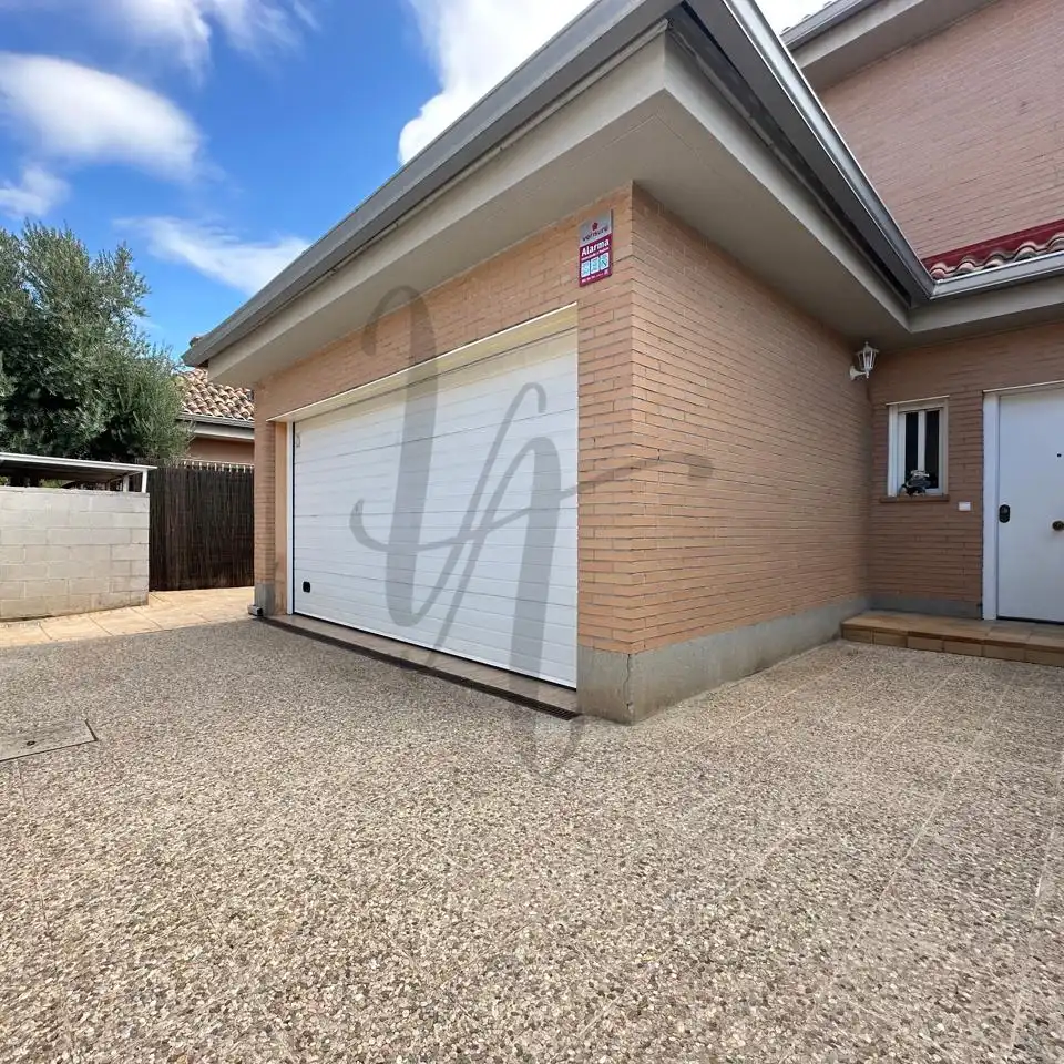 Casa aparellada amb piscina de lloguer a Calle San Martín, imagen 35