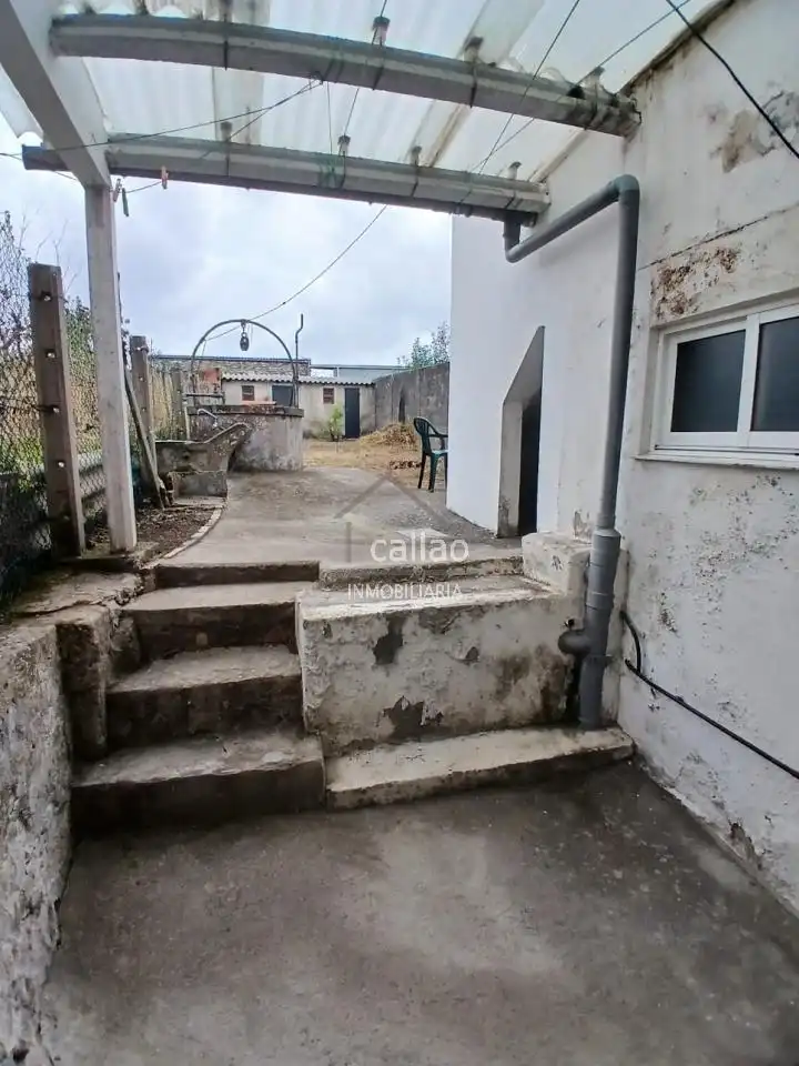 Casa adosada en venda en Narón amb Jardí privat, Traster i Moblat