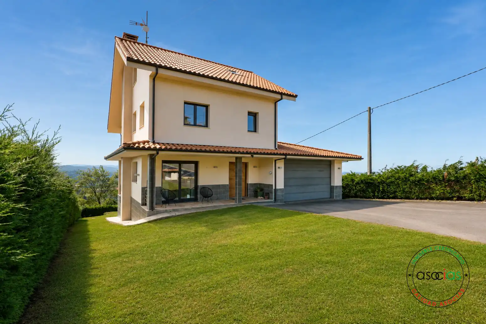 Vista exterior de Casa o chalet en venta en Gijón  con Calefacción, Jardín privado y Terraza