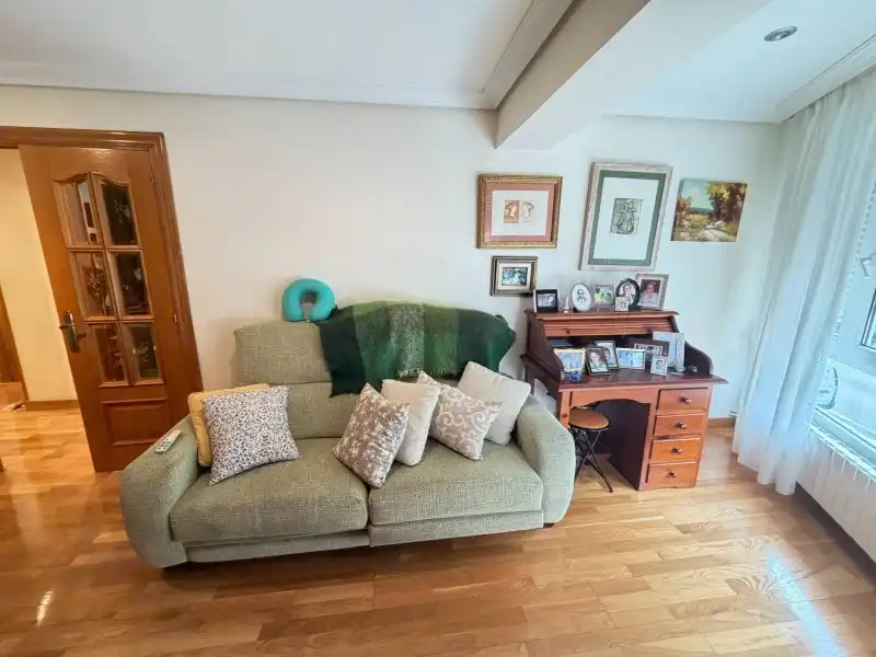 Living room of Flat for sale in Santander  with Heating, Private garden and Parquet flooring