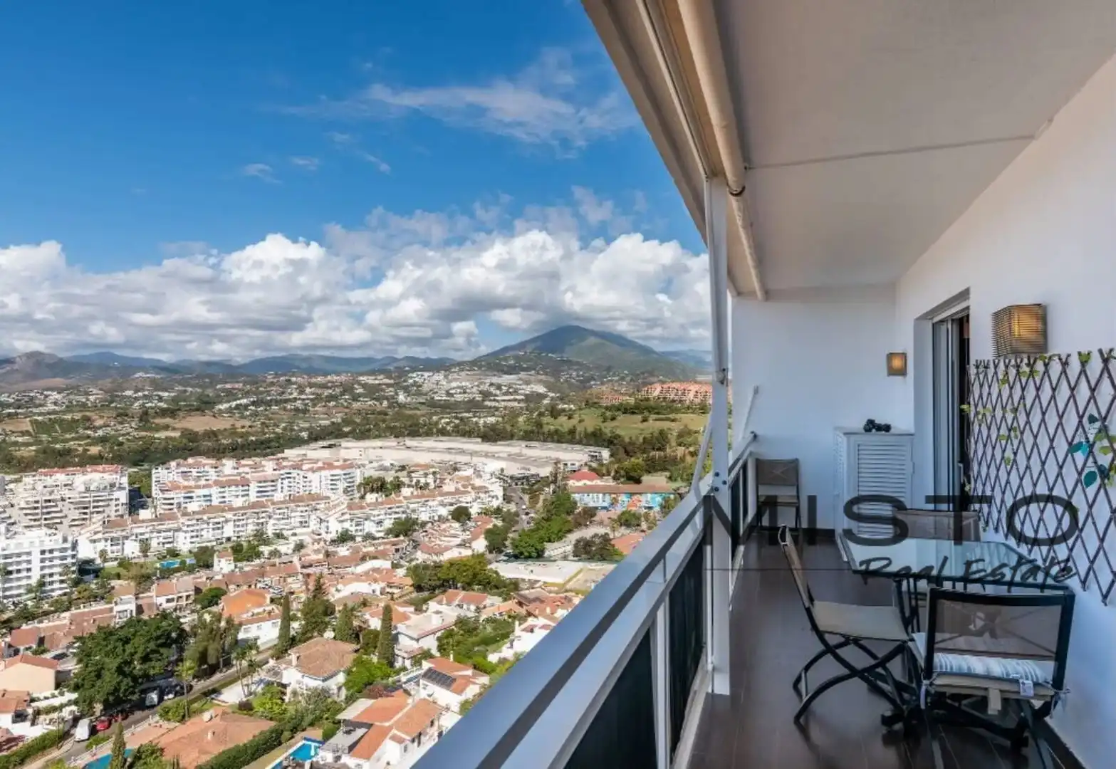 Flat with terrace for sale in N Andalucia C