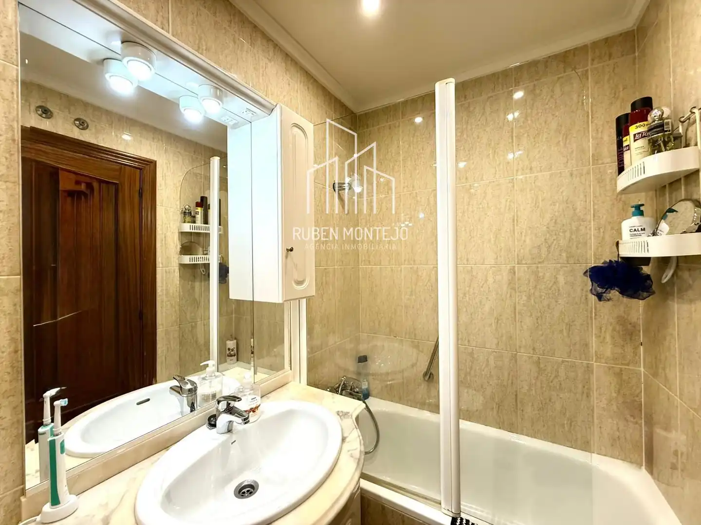 Bathroom of Flat for sale in Salamanca  with Heating, Terrace and Storage room
