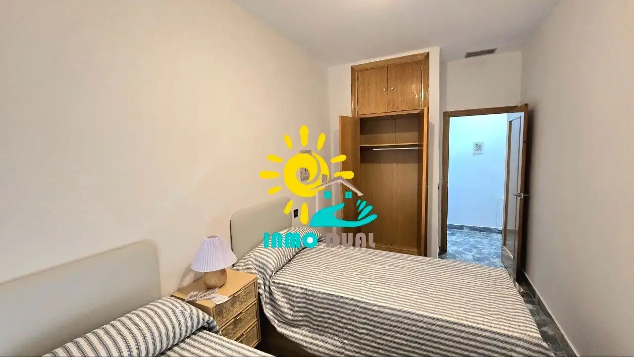 Dormitori de Apartament de lloguer en Badajoz amb Aire condicionat, Calefacció i Moblat