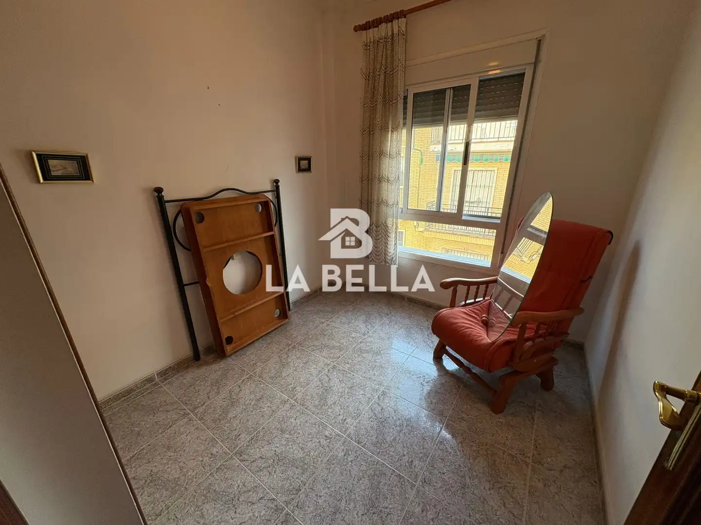 Vista exterior de Casa o xalet en venda en Sevilla amb Aire condicionat, Terrassa i Moblat