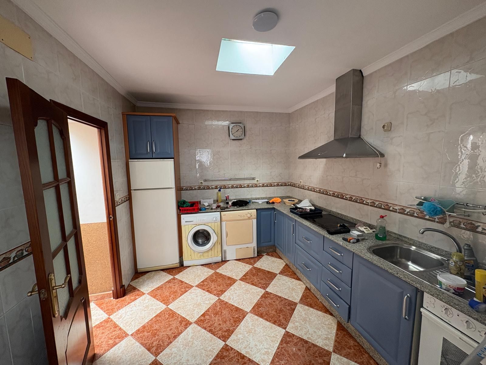 Kitchen of House or chalet for sale in Chiclana de la Frontera  with Terrace and Storage room