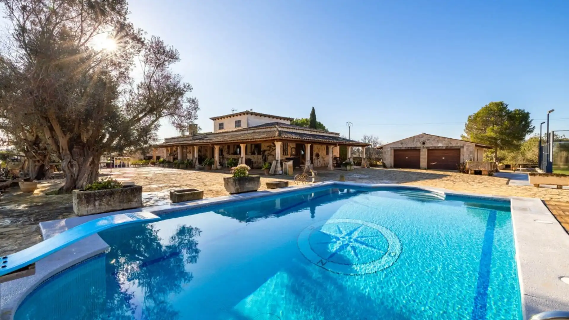 Piscina de Finca rústica en venta en Santa Margalida con Aire acondicionado, Calefacción y Jardín privado