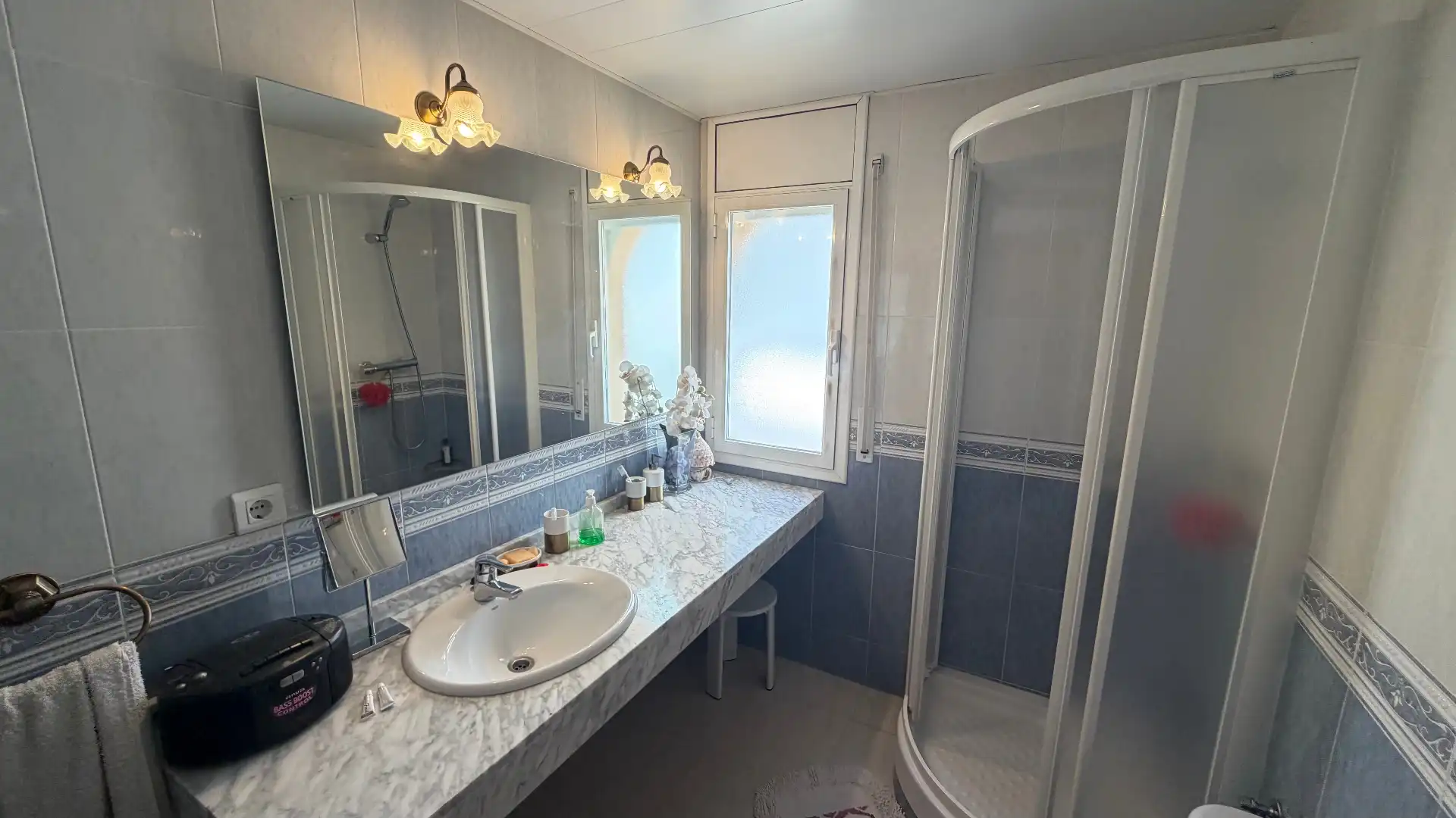 Baño de Casa adosada en venta en El Vendrell con Calefacción, Jardín privado y Terraza