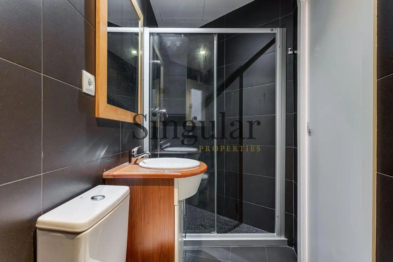 Baño de Piso en venta en Barcelona con Calefacción y Balcón